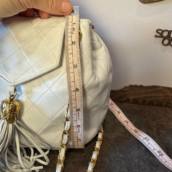 Chanel White Tassel Quilted Calfskin Leather Shoulder Bag GHW Authentic CoA - Picture 8 of 9